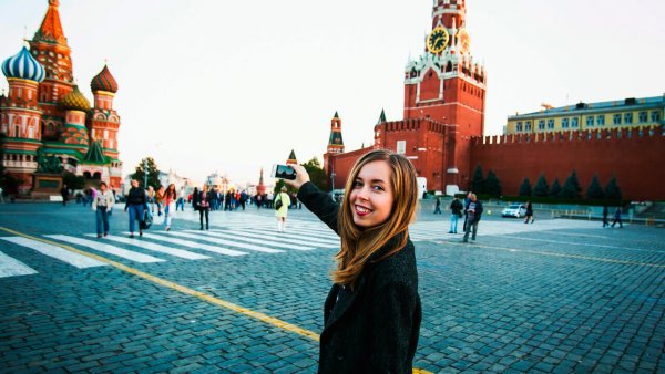 Девочка на фоне москвы (38 фото)