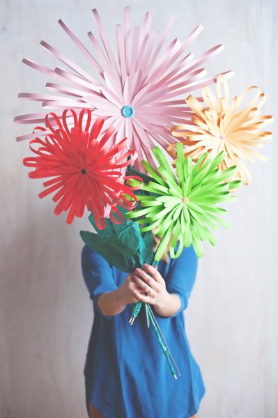 Поделки из бумаги цветы на палочке: идеи по изготовлению своими руками (42 фото)