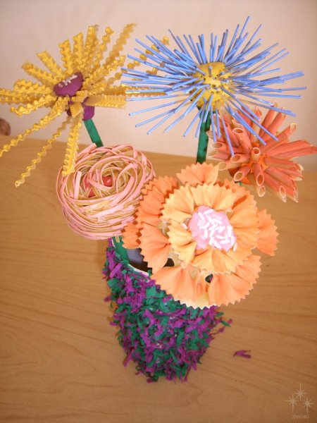 Поделки из макарон цветочек: идеи по изготовлению своими руками (42 фото)